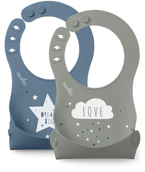 Nuvita Squashy Bavaglino Arrotolabile Silicone 2 Pezzi Powder Blu E Sage Green
