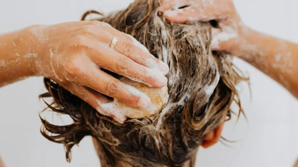 Guida allo Shampoo per Cuoio capelluto irritato e sensibile