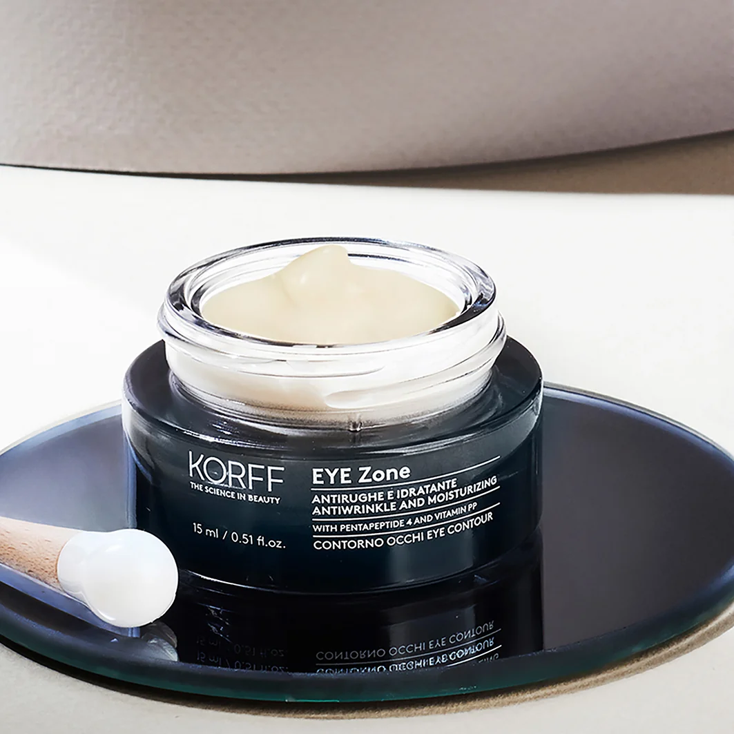 Korff Eyezone Contorno Occhi Antirughe 15 ml Azione Idratante e Antietà