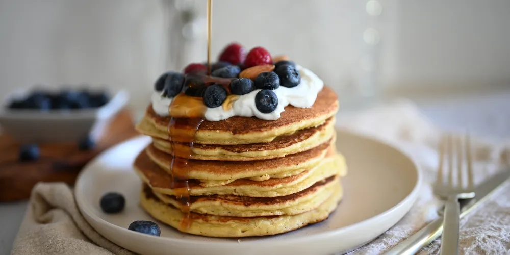 Pancake proteici vegani alla banana: la ricetta per una colazione fit e buonissima!