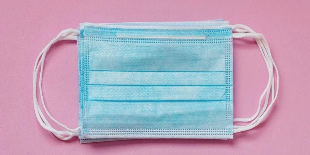 Come faccio a... contrastare la maskne, l'acne da mascherina?