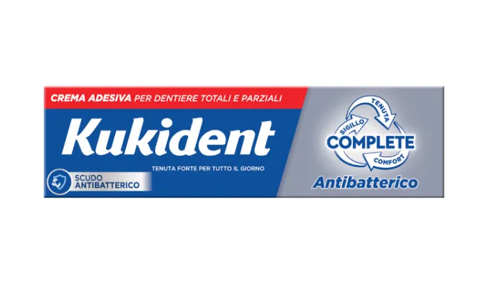 Kukident Complete Con Antibatterico Crema Adesiva Protesi Dentali 40 g