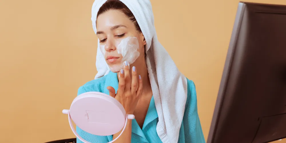 Skincare serale: la beauty routine perfetta per la sera