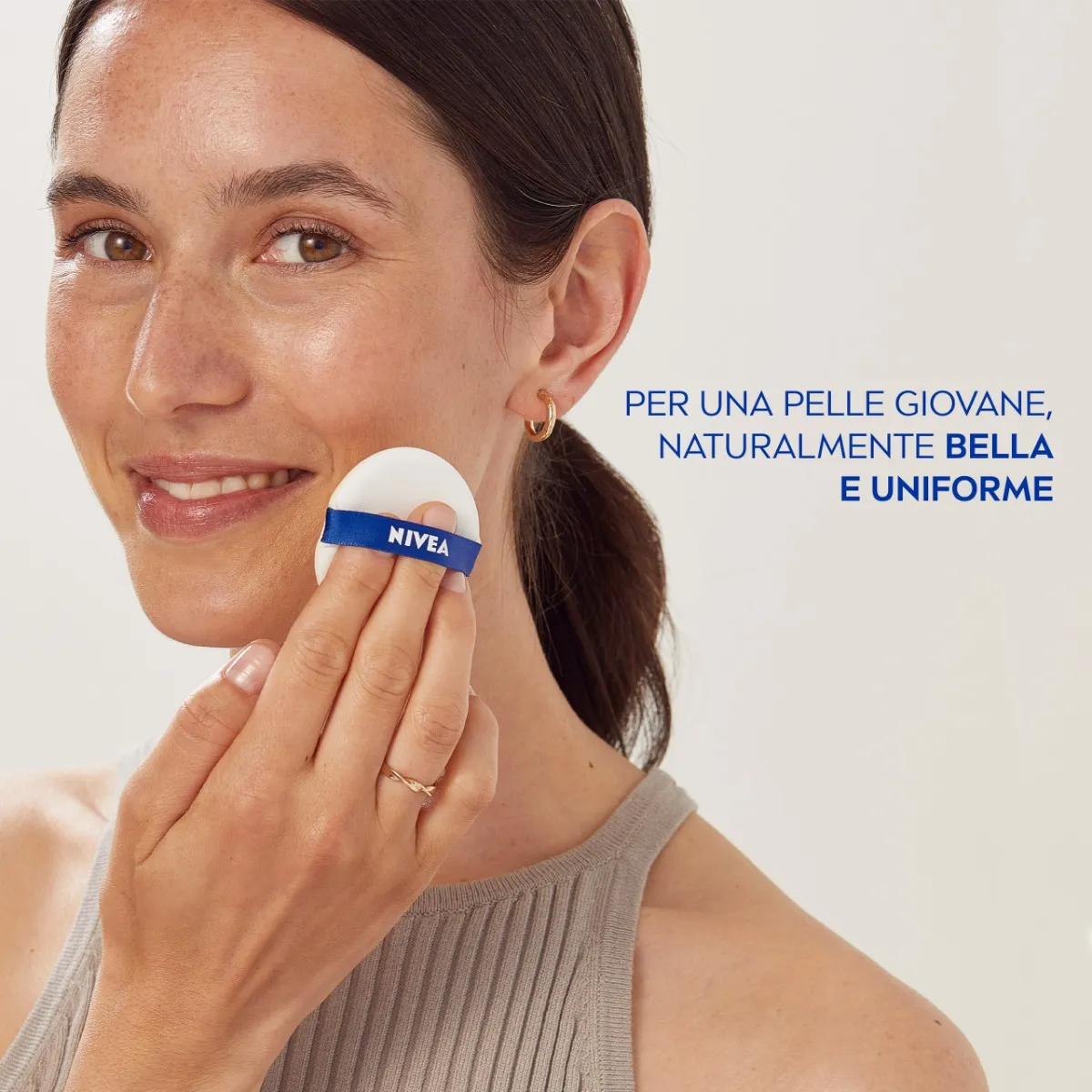 Nivea Q10 Plus Anti-Age 3 in 1 Skin Care Cushion Light/Medium Anti-rughe, Idratante