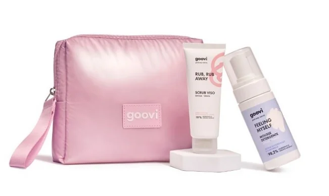 Goovi Cofanetto Detersione 2025 Scrub viso 75 ml + Mousse detergente 100 ml + Pochette riutilizzabile