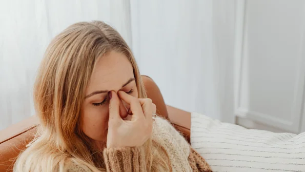 Rinite allergica o sinusite? Differenze, sintomi comuni e cura della sinusite allergica