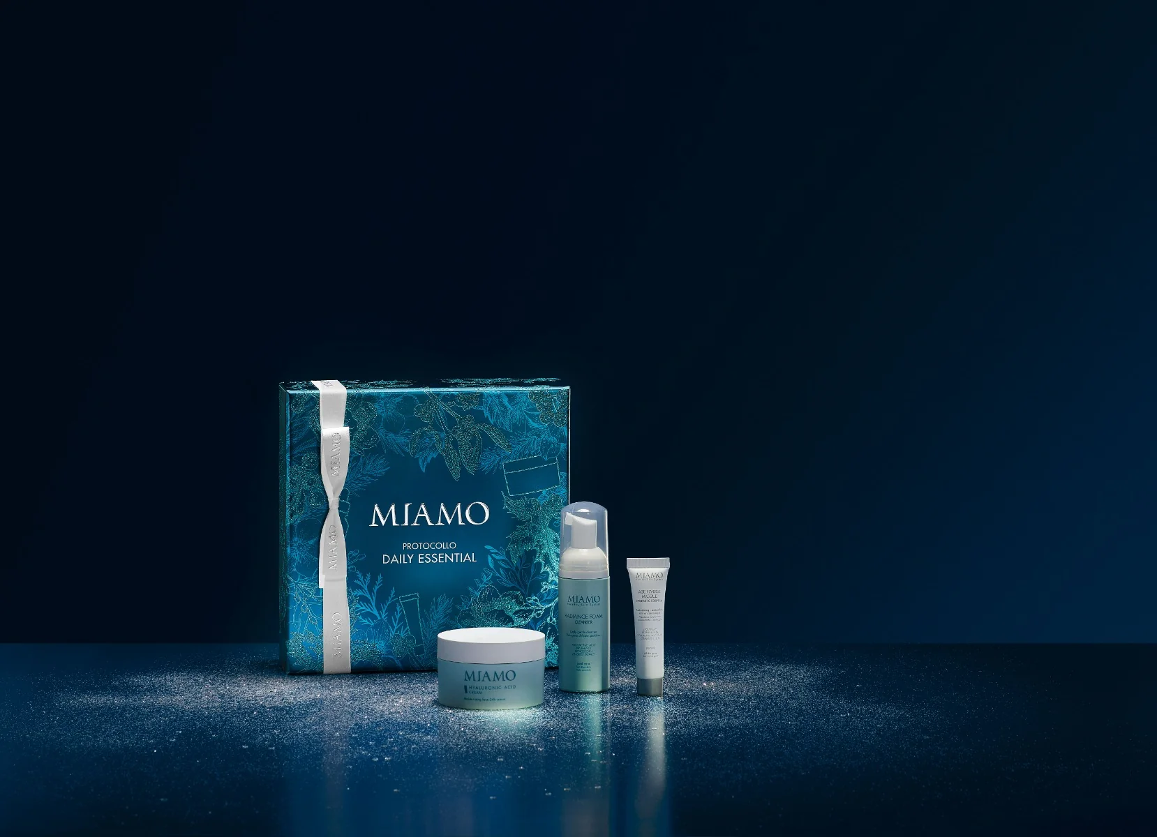 Miamo Cofanetto Xmas 2023 - Hyaluronic Acid Cream RADIANCE FOAM CLEANSER 50 ml - HYALURONIC ACID CREAM 50 ml - AGE REVERSE MASQUE 10 ml